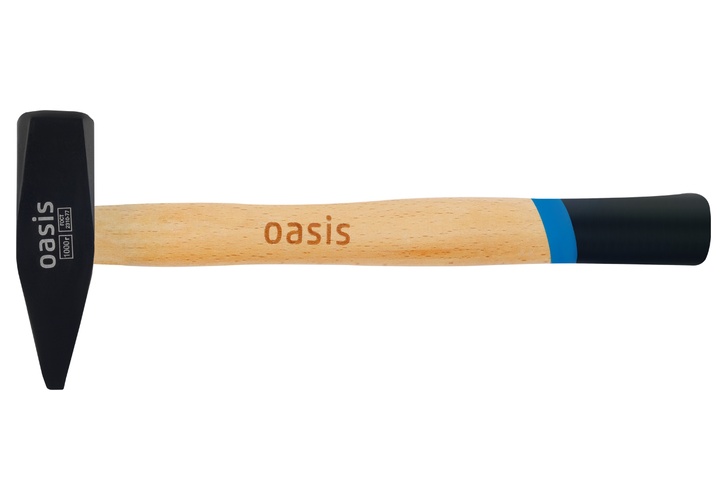 Молоток слесарный с деревянной (окрашенной) рукояткой Oasis 1000 г 103010603017