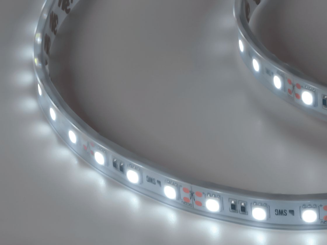 Светодиодная лента 5050, 60 LED/м, 14,4 Вт/м, 12В , IP66, Цвет: Ультра холодный белый, SWG560-12-14.4-UW-66-M