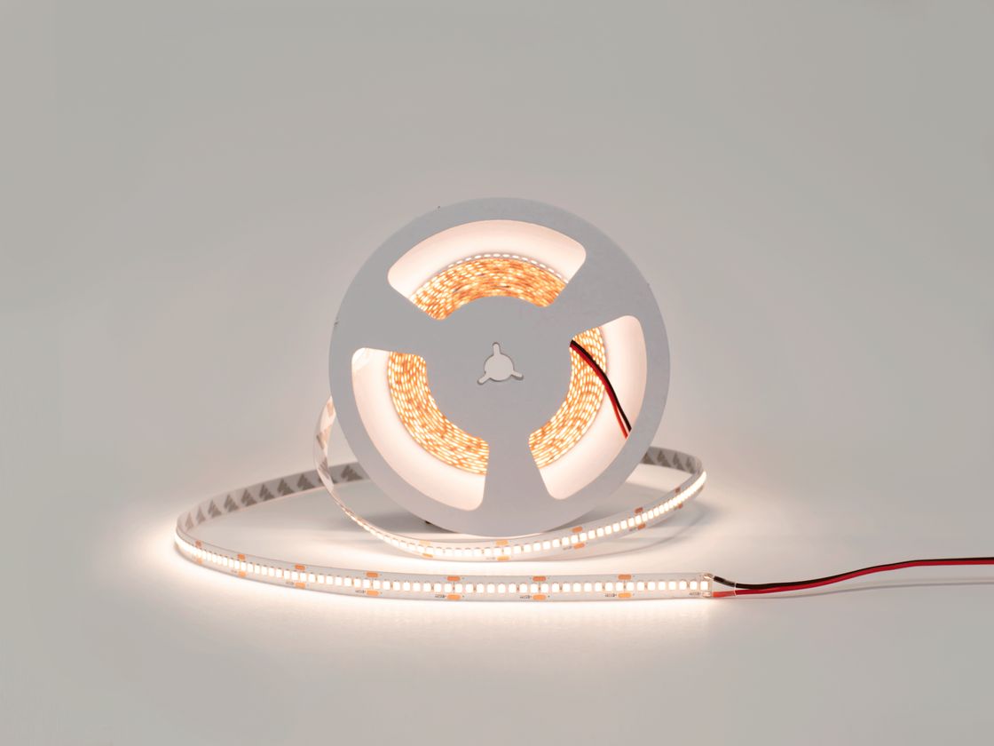 Светодиодная лента LUX, 2835, 240 LED/м, 14,4 Вт/м, 24В, IP33, Теплый белый (3000K), DSG-HE2240-24-WW-33