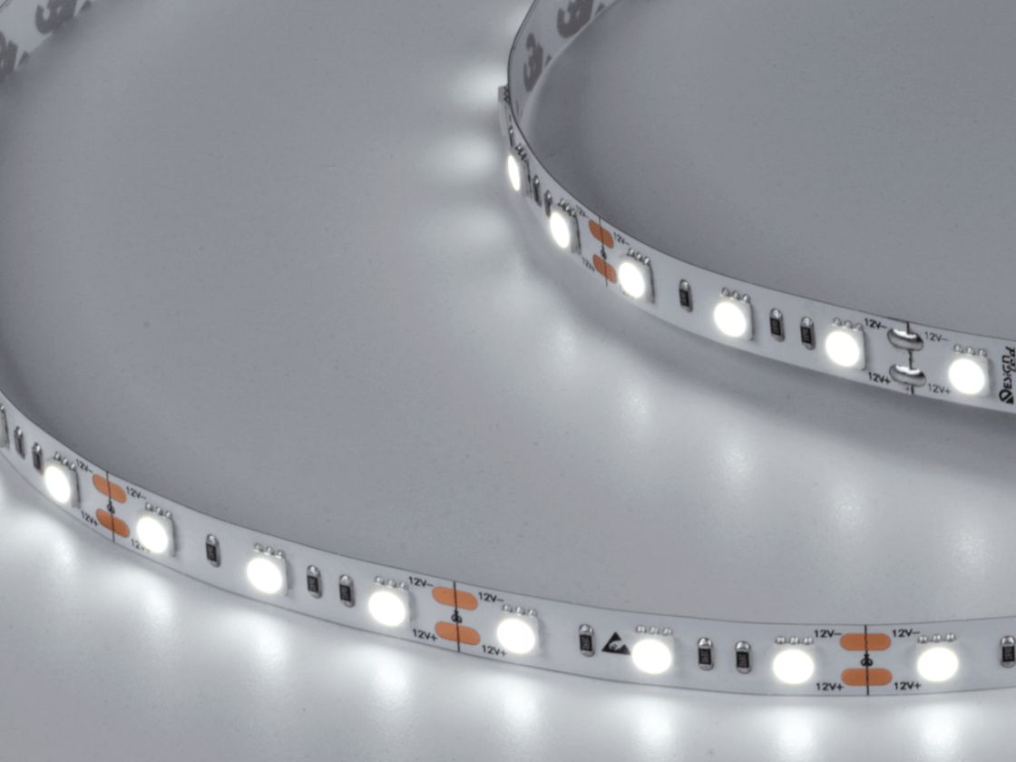 Светодиодная лента 12V IP33 холодное белое свечение, DSG560-12-W-33