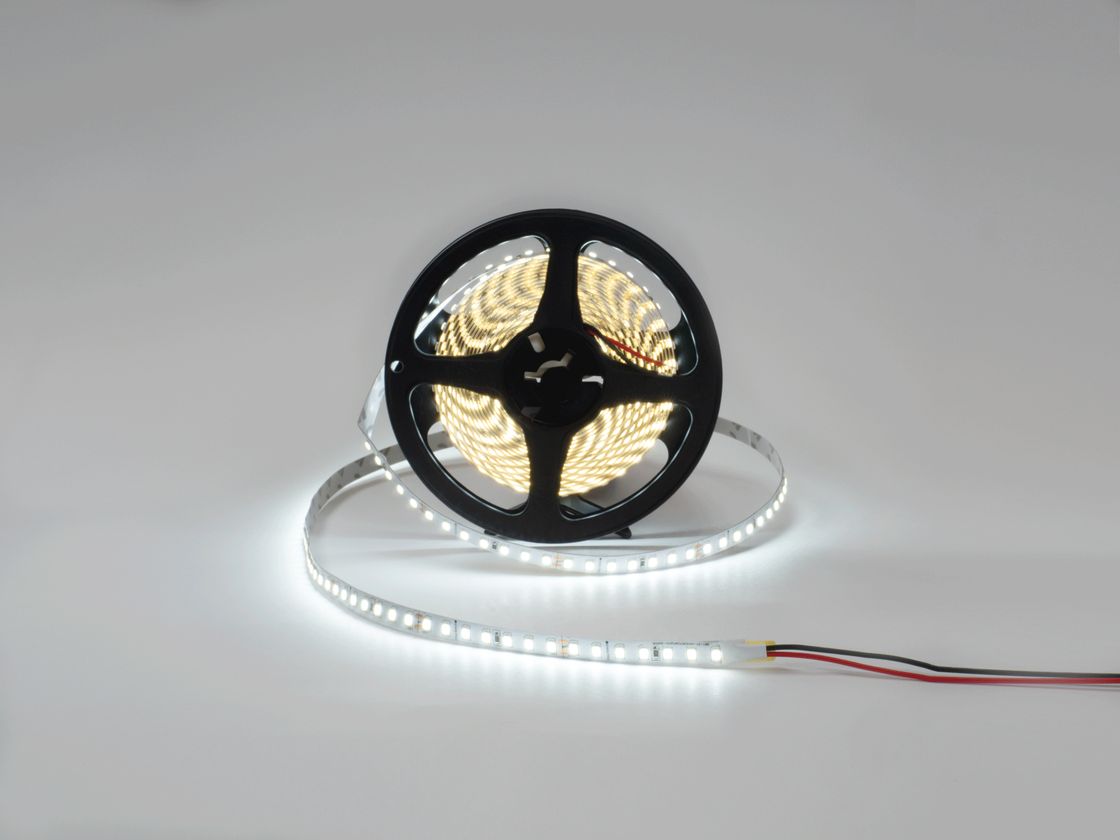 Светодиодная лента ПРО 2835, 126 LED/м, 13 Вт/м, 24В , IP20, Цвет: Холодный белый, SWG2P126-24-13-W